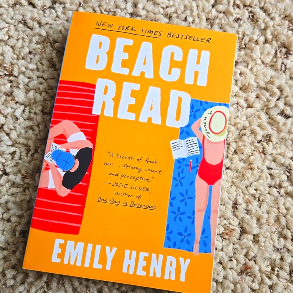 Beach Read by Emily Henry Book